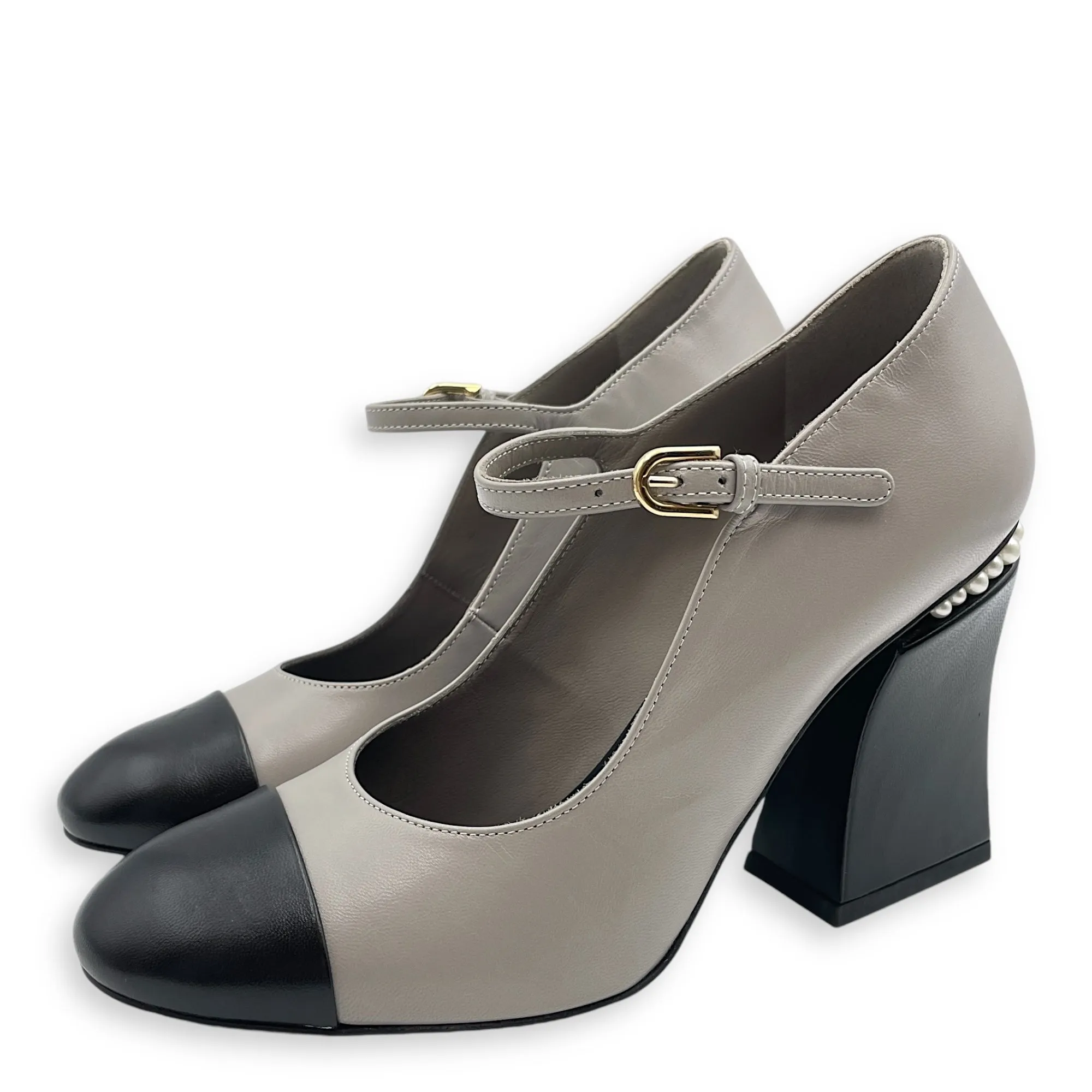 22A Runway Pearl Embellished Mary Jane Pumps 38.5C Multi-colour Shoes in Lambskin, Gold hardware