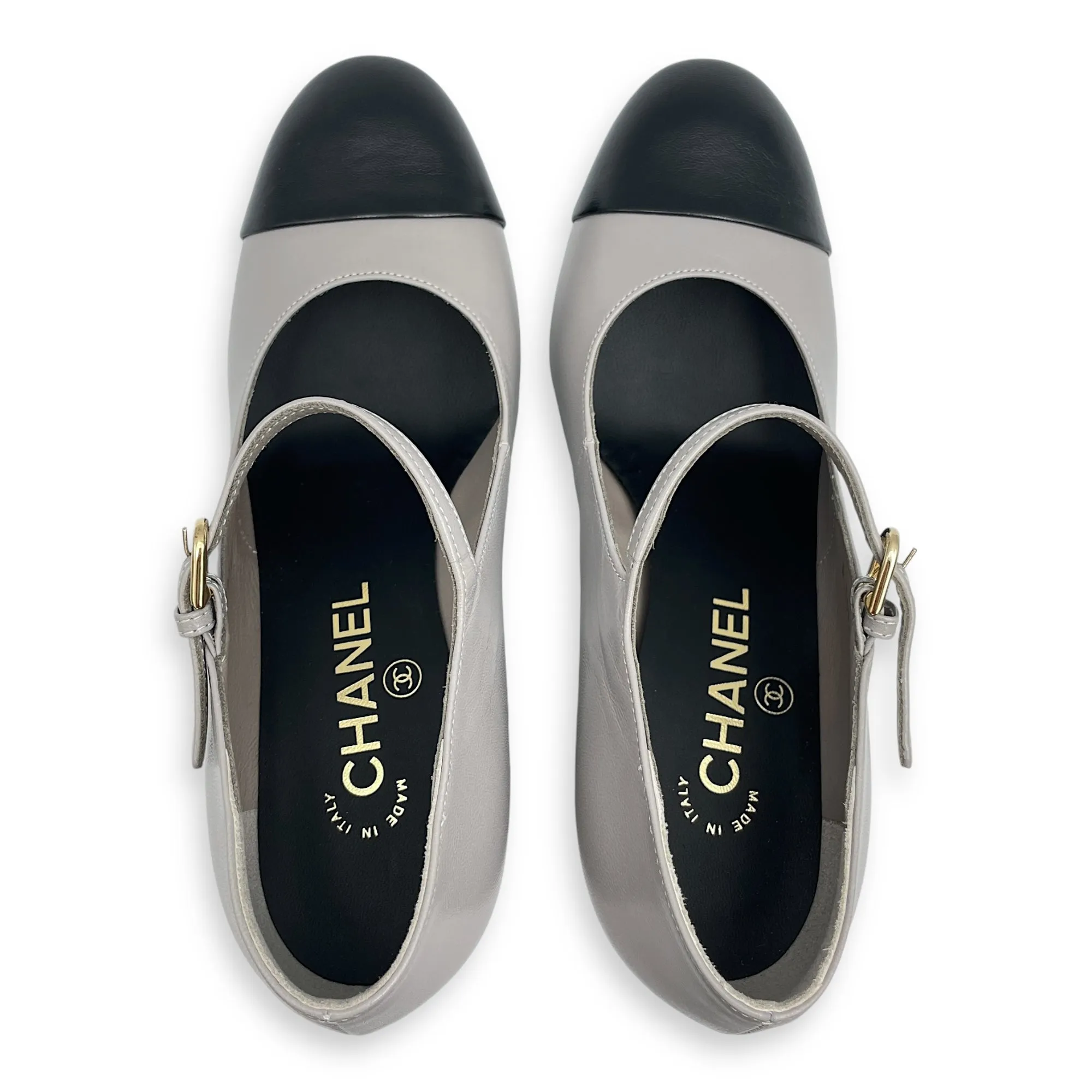 22A Runway Pearl Embellished Mary Jane Pumps 38.5C Multi-colour Shoes in Lambskin, Gold hardware