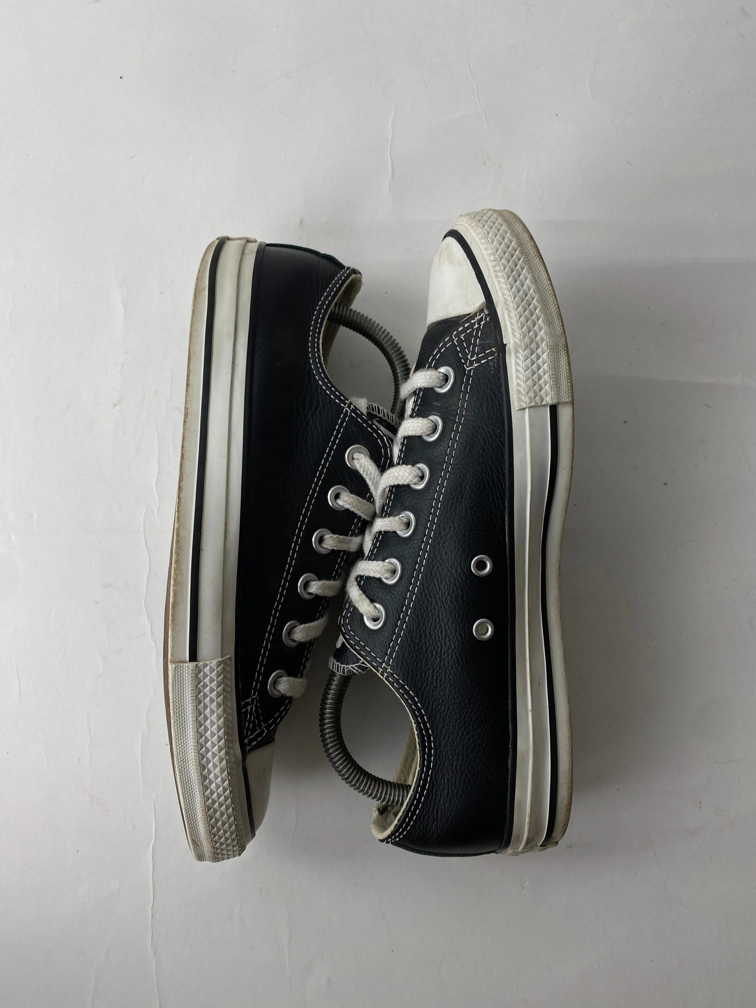 Converse Chuck Taylors U.S. Mens 7 Black Leather