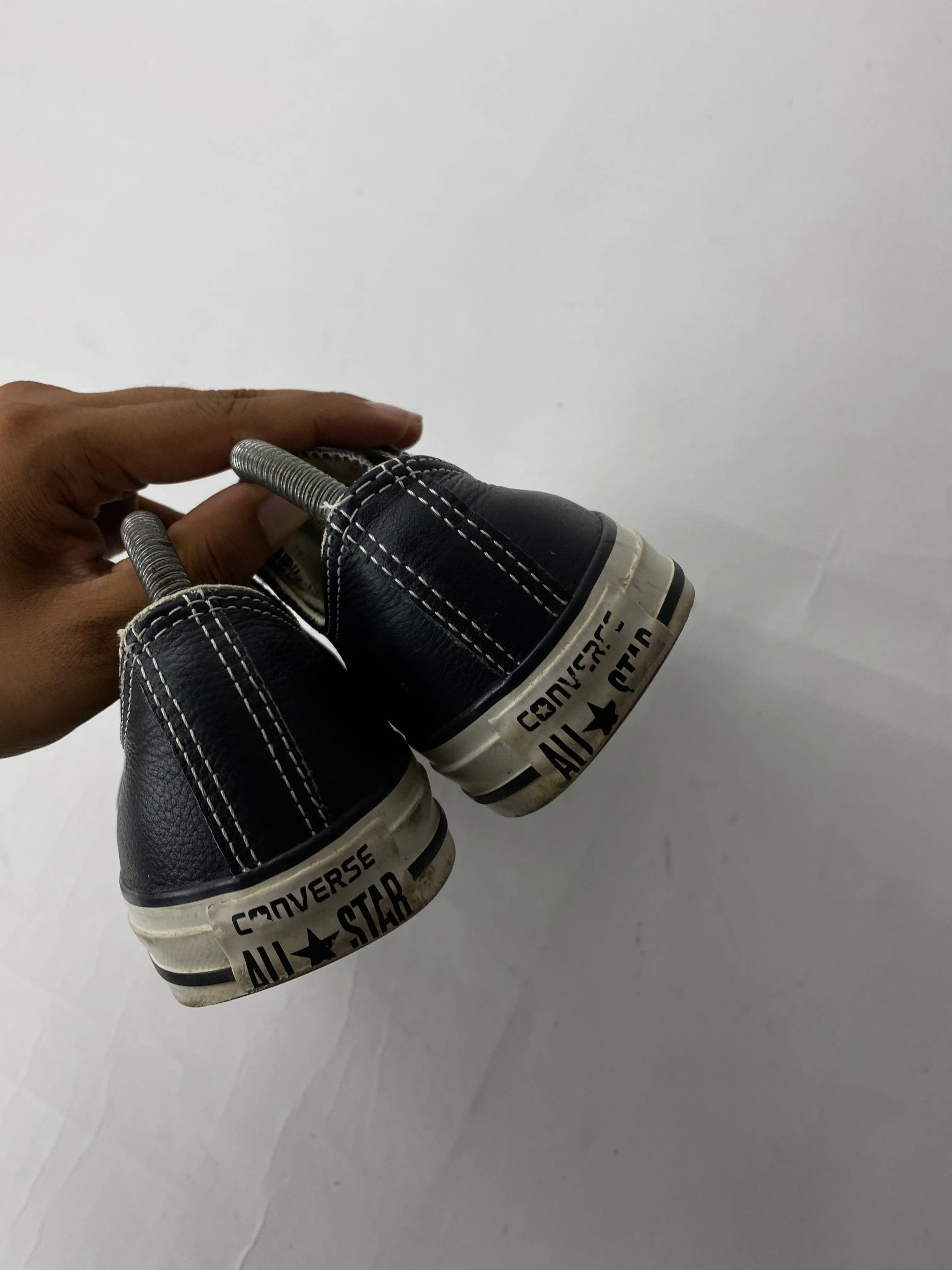 Converse Chuck Taylors U.S. Mens 7 Black Leather