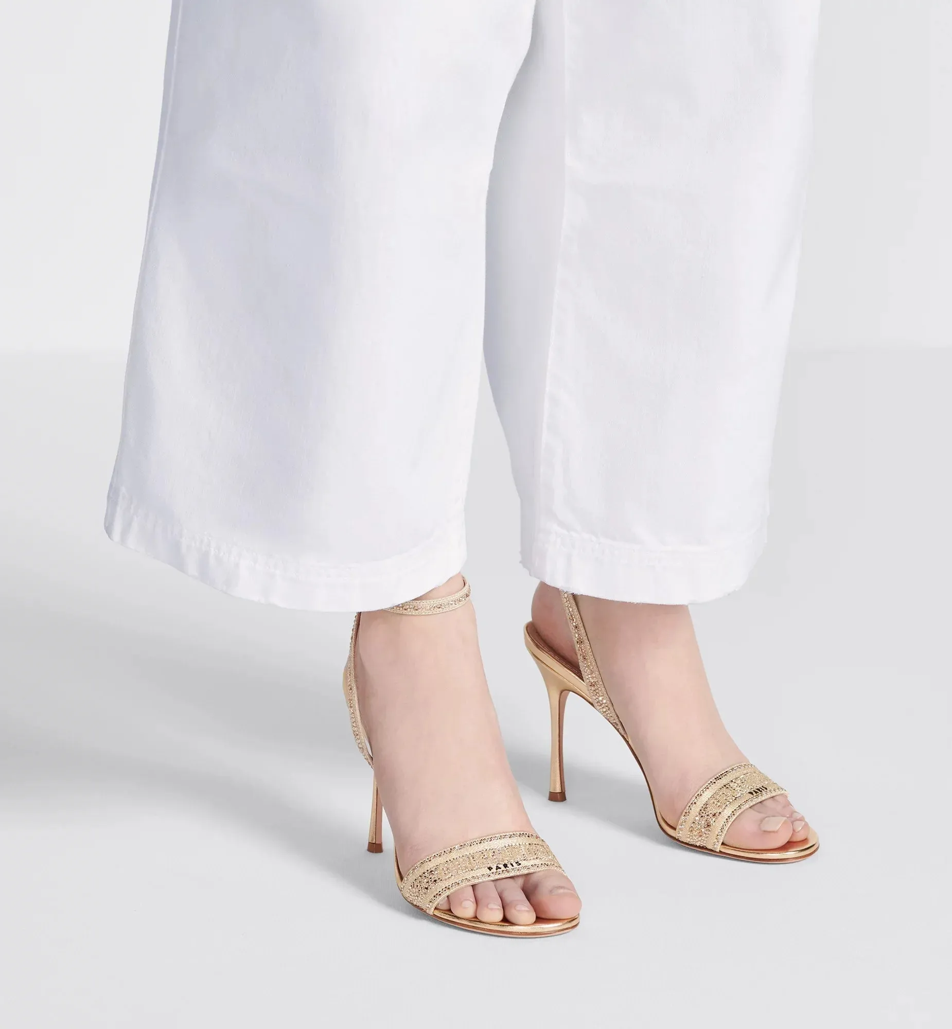 Dway Heeled Embroidered Sandals