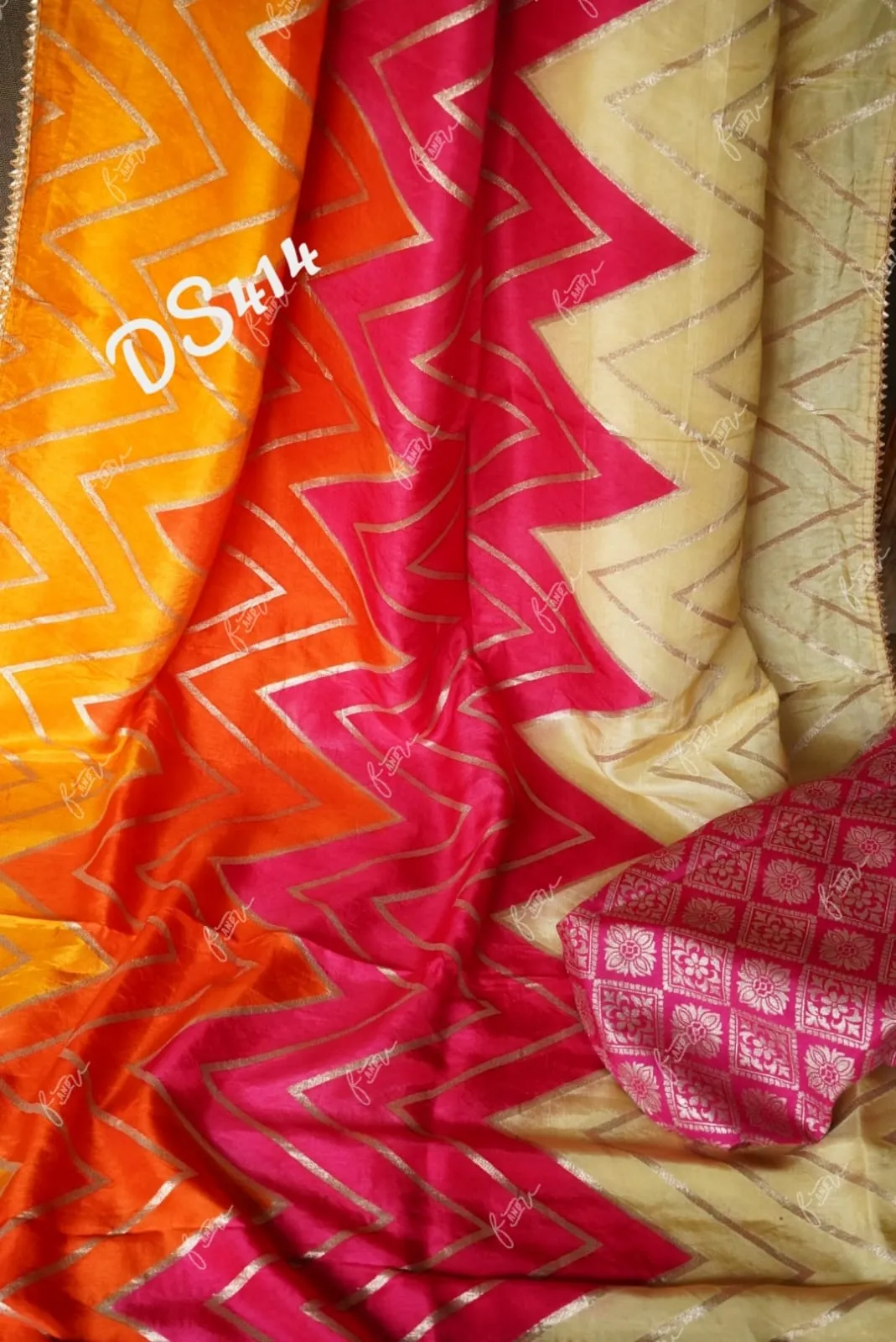 Exquisite Munga zigzag saree