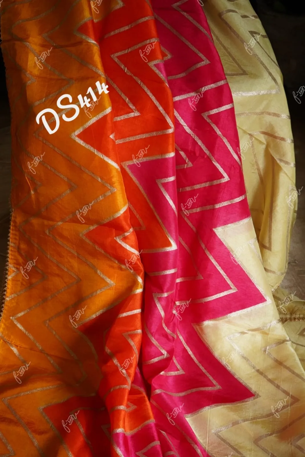 Exquisite Munga zigzag saree