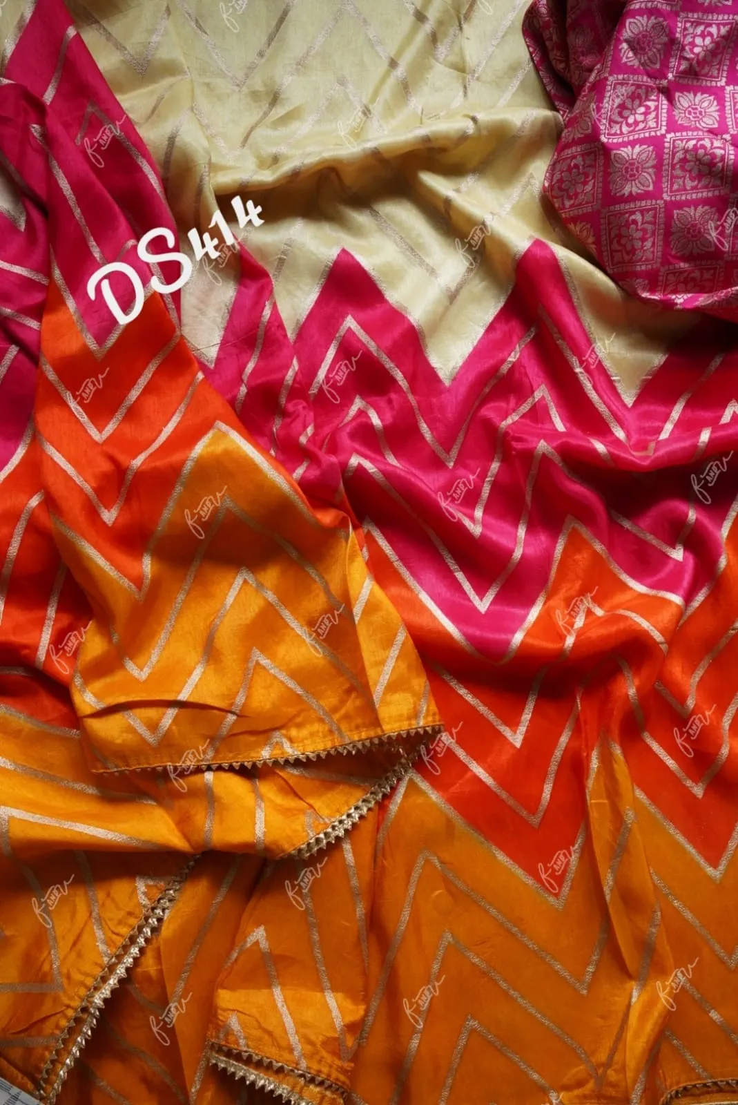 Exquisite Munga zigzag saree
