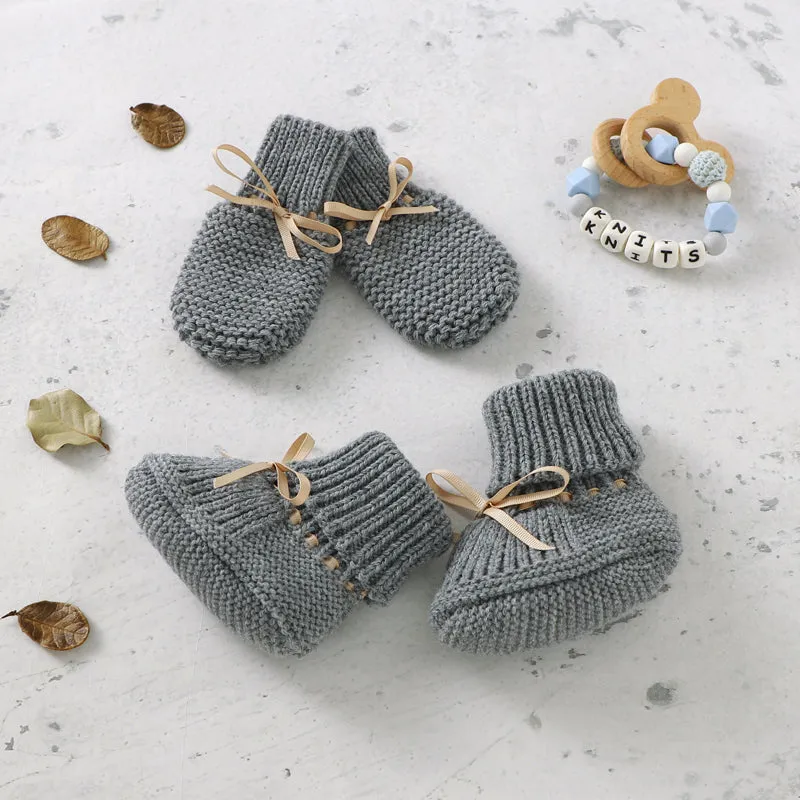 Knitted Newborn Boots Mitten Set