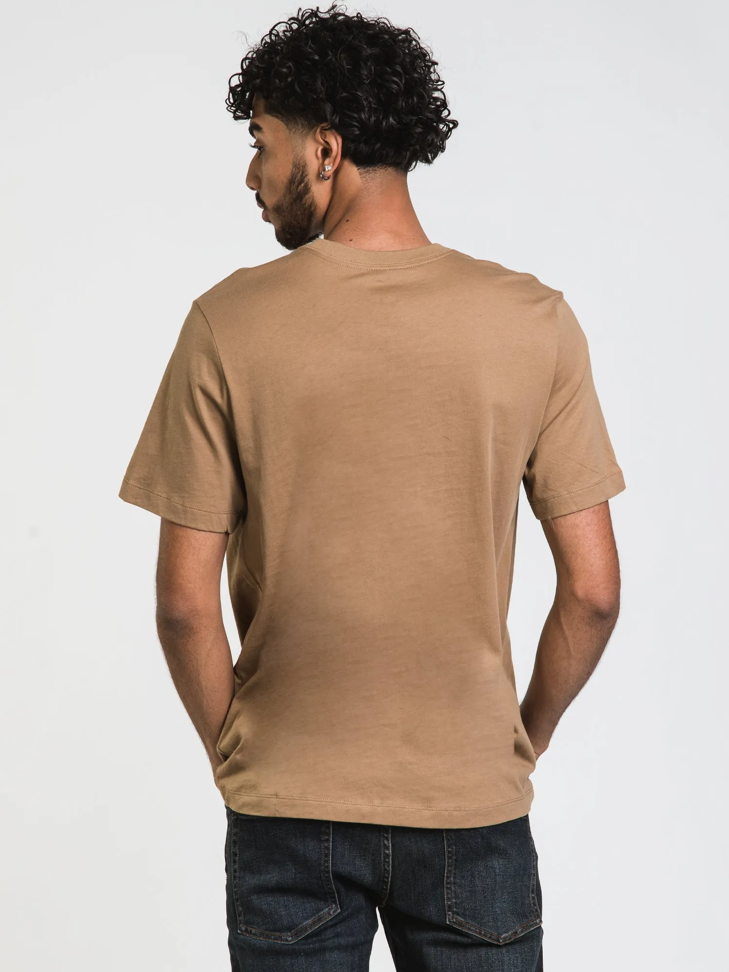 NIKE SPORTSWEAR CLUB T-SHIRT - CLEARANCE